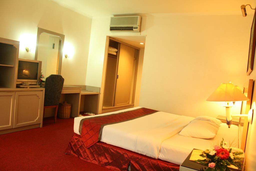 Hotel Royal Palace Bandung Zewnętrze zdjęcie